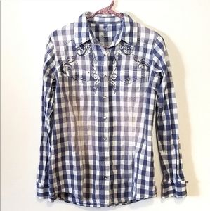 Rock 47 by Wrangler Embroidered Pear Snap. Size M